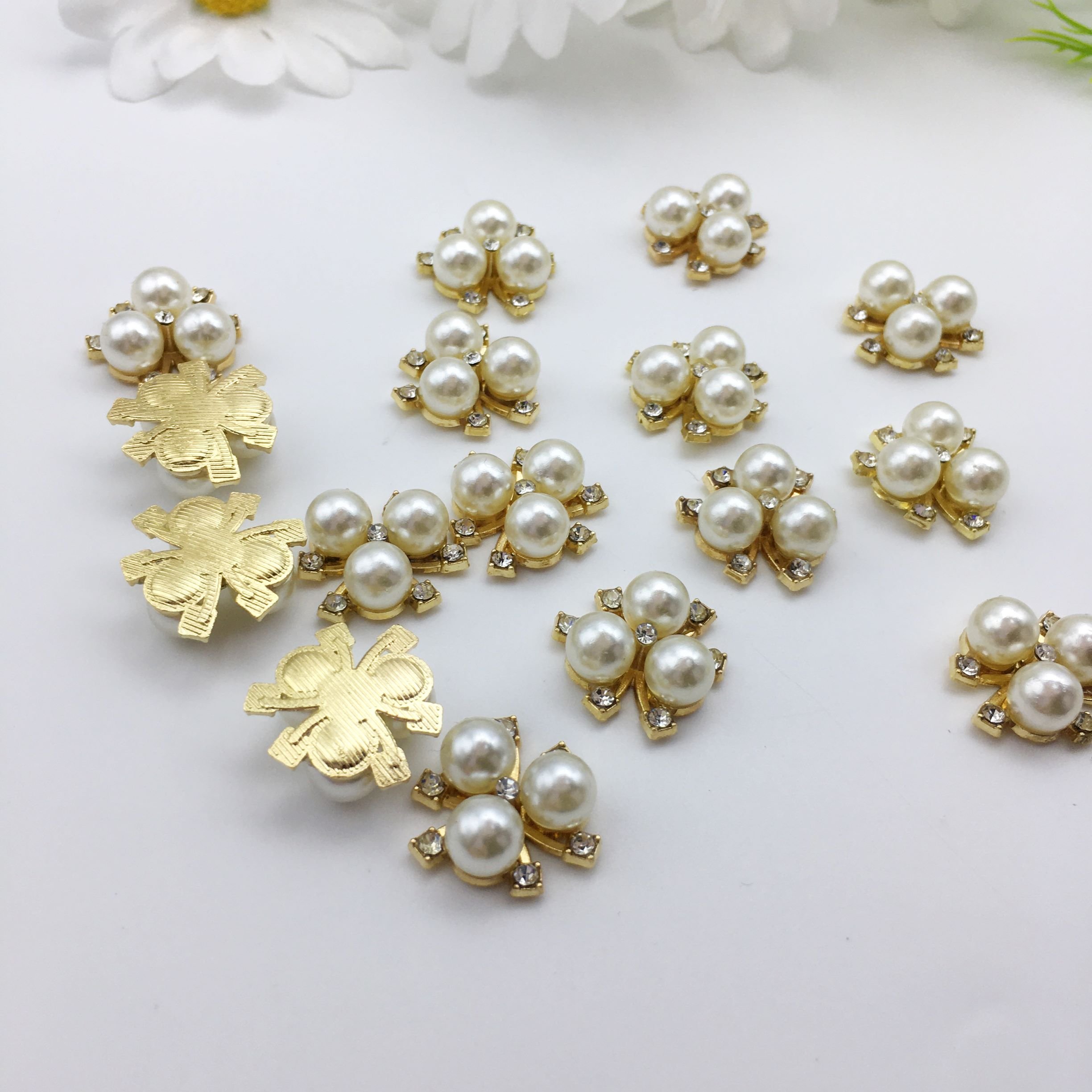 SINRONG Alloy Pearl Floral with Flatback Style Rhinestone Buttons and Faux Embellishments Plating Decorated Metal for Crafts