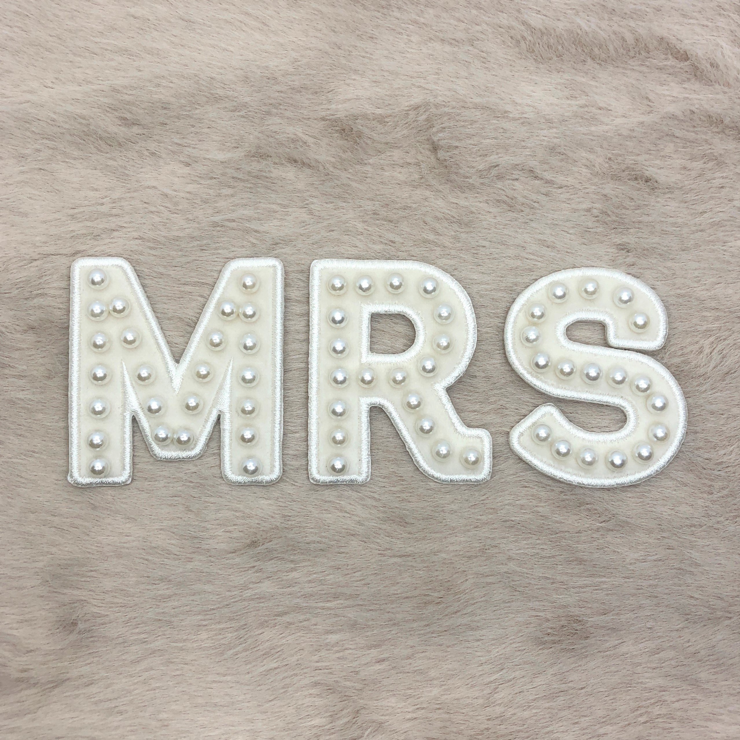 Custom Embroidery pearls Letters Iron On Patches Alphabet Rhinestone Beaded Embroidered Patches Logo