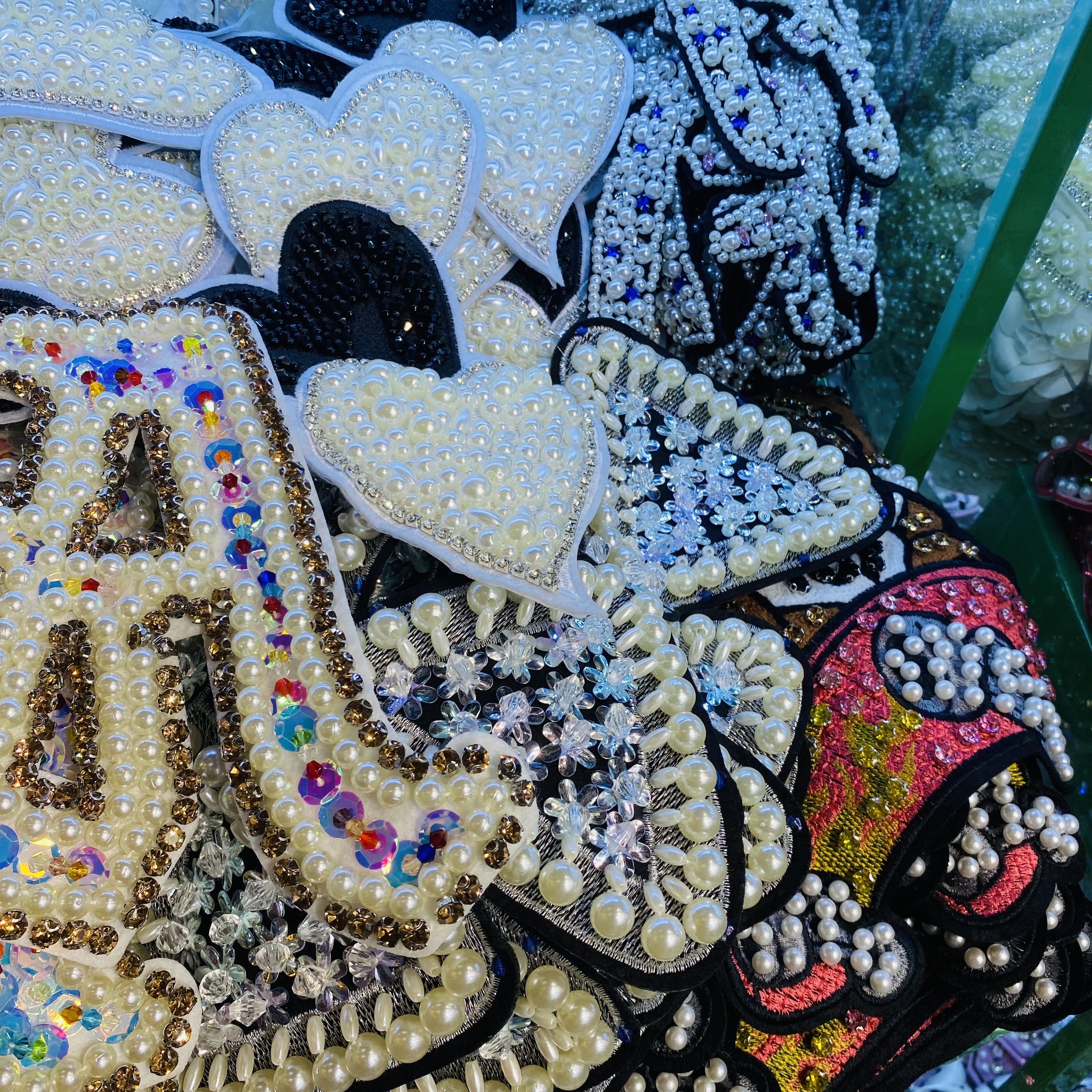 rhinestone patch with pearl fashion design for Lady garment