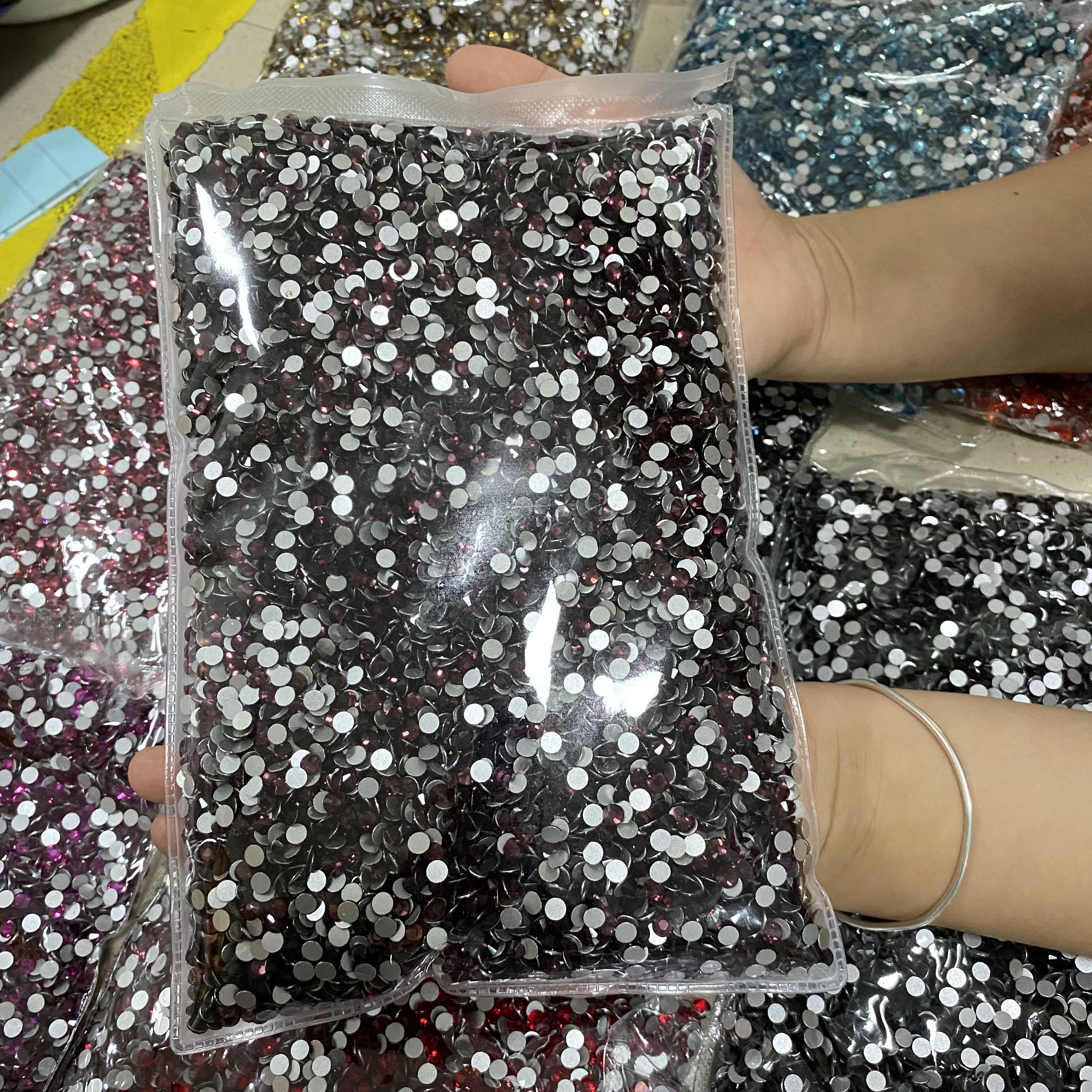 XULIN SS30 288pcs/bag Hyacinth Color Non Hotfix Loose Glass Rhinestone For Garment Accessories