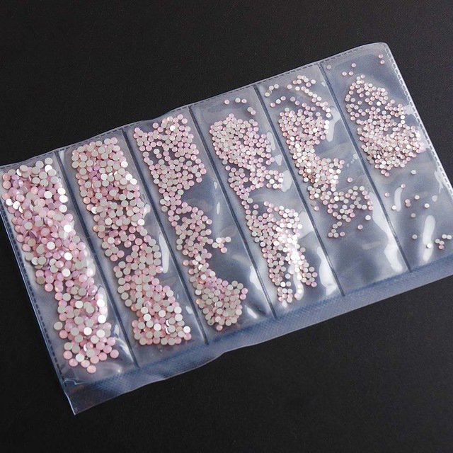 Hot sale 3D nail art decoration stones rhinestone for nail art