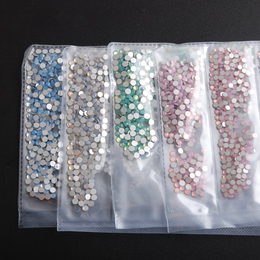 Hot sale 3D nail art decoration stones rhinestone for nail art