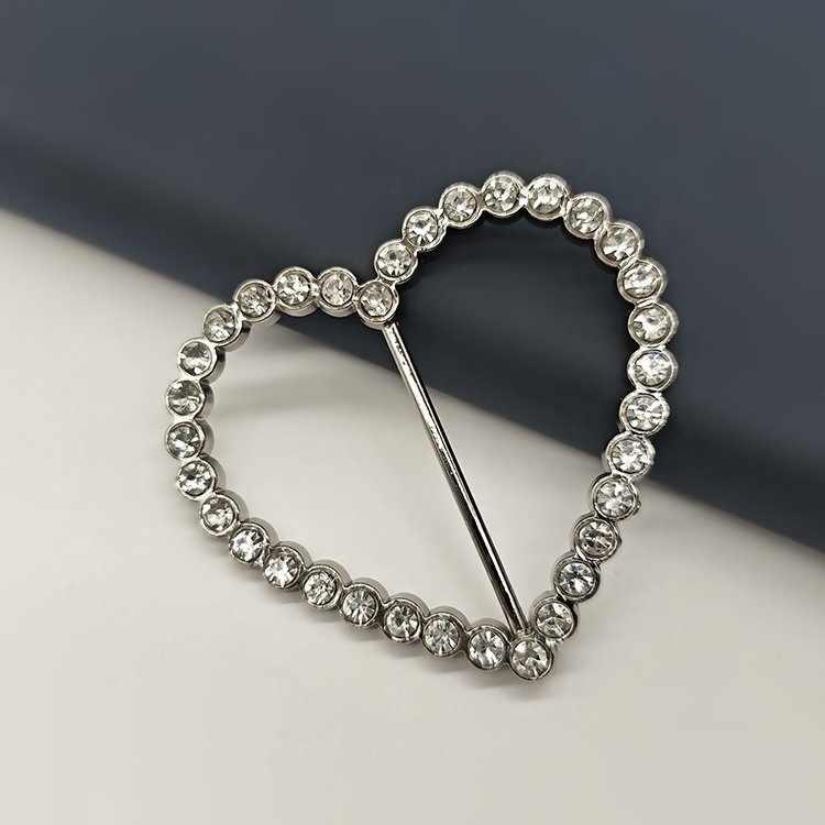 Custom Logo Fancy Design Luxury Apparel Metal Trims Rhinestone Buckle Decorative Heart Shape Slide Bag Buckle For Women