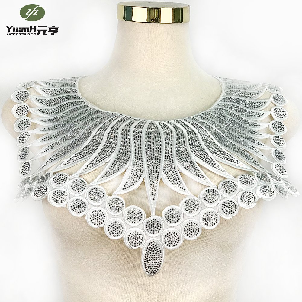 Cheap Price Full Rhinestone Flower Embroidery Collar Design Neck Lace Applique for DIY Dress