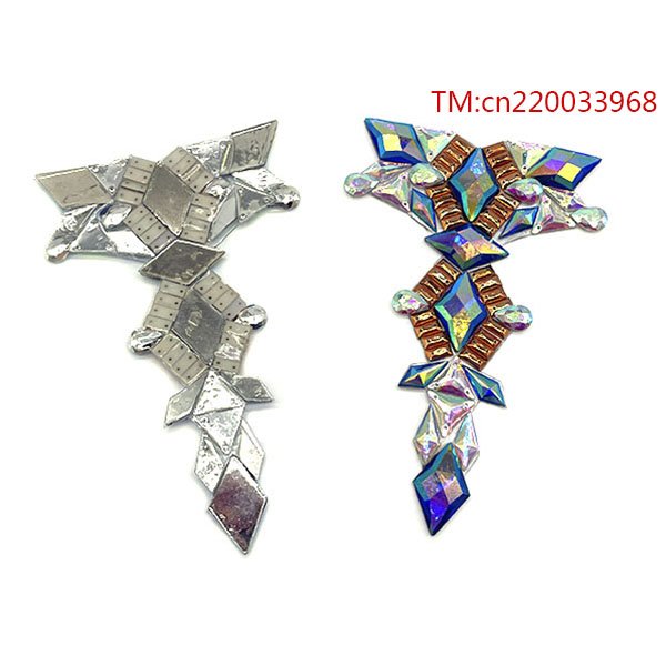 2024 Iron-on Iridescent triangle Resin Rhinestone Appliques Fancy Rhinestone Patches for Carnival Costumes headpiece Decoration
