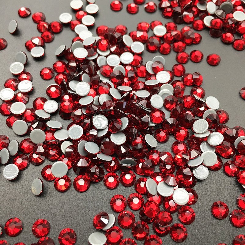 Yantuo High quality SS4-SS30 Strong Glue Lt.siam red hot fix flatback iron on rhinestone for dance dresses