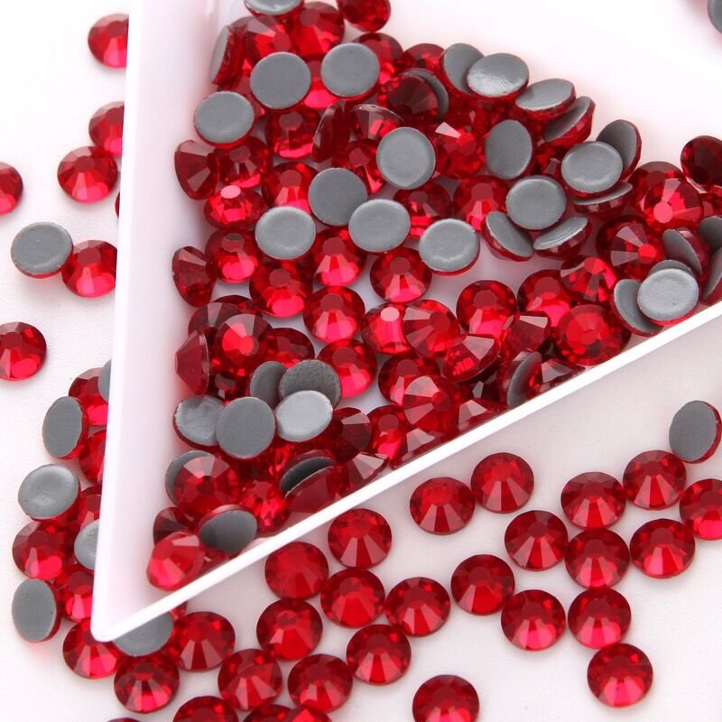 Yantuo High quality SS4-SS30 Strong Glue Lt.siam red hot fix flatback iron on rhinestone for dance dresses