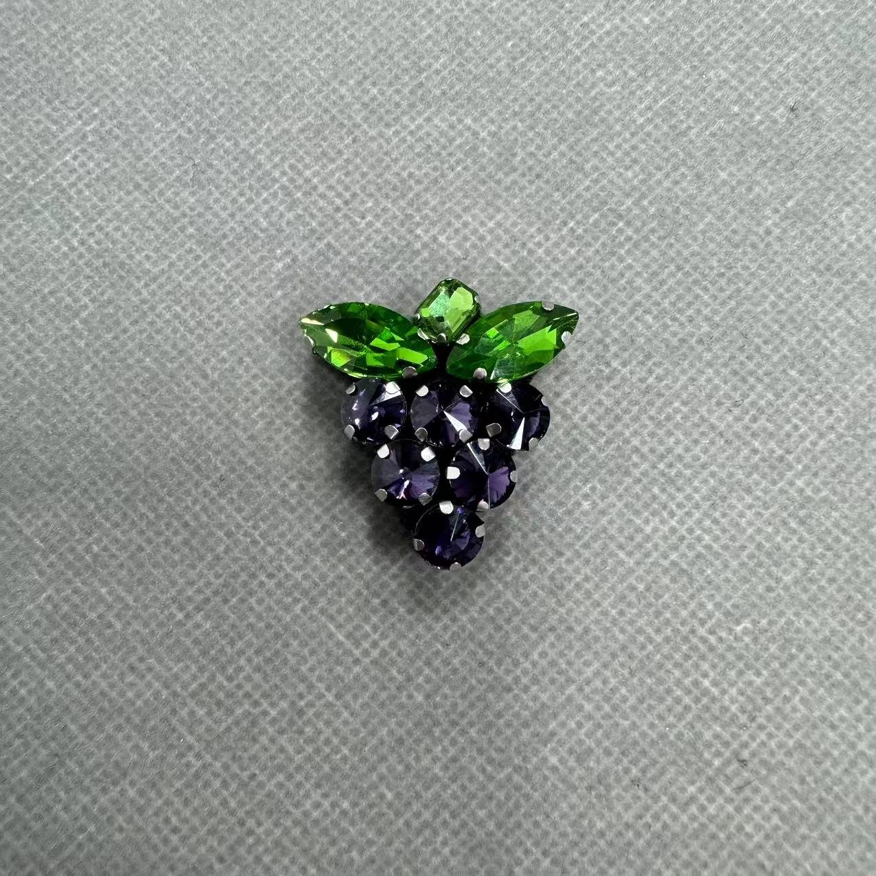 ZSY Custom rhinestone patches 3d handmade rhinestone beaded patches for clothes Fruit design embroidery Patches