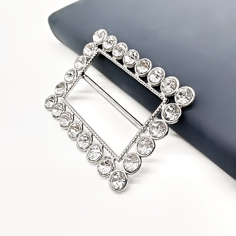 China Factory Wholesale High Quality Decorative Meal Diamond Belt Buckles Custom Logo Rhinestone Pearl Square Buckle For Handbag