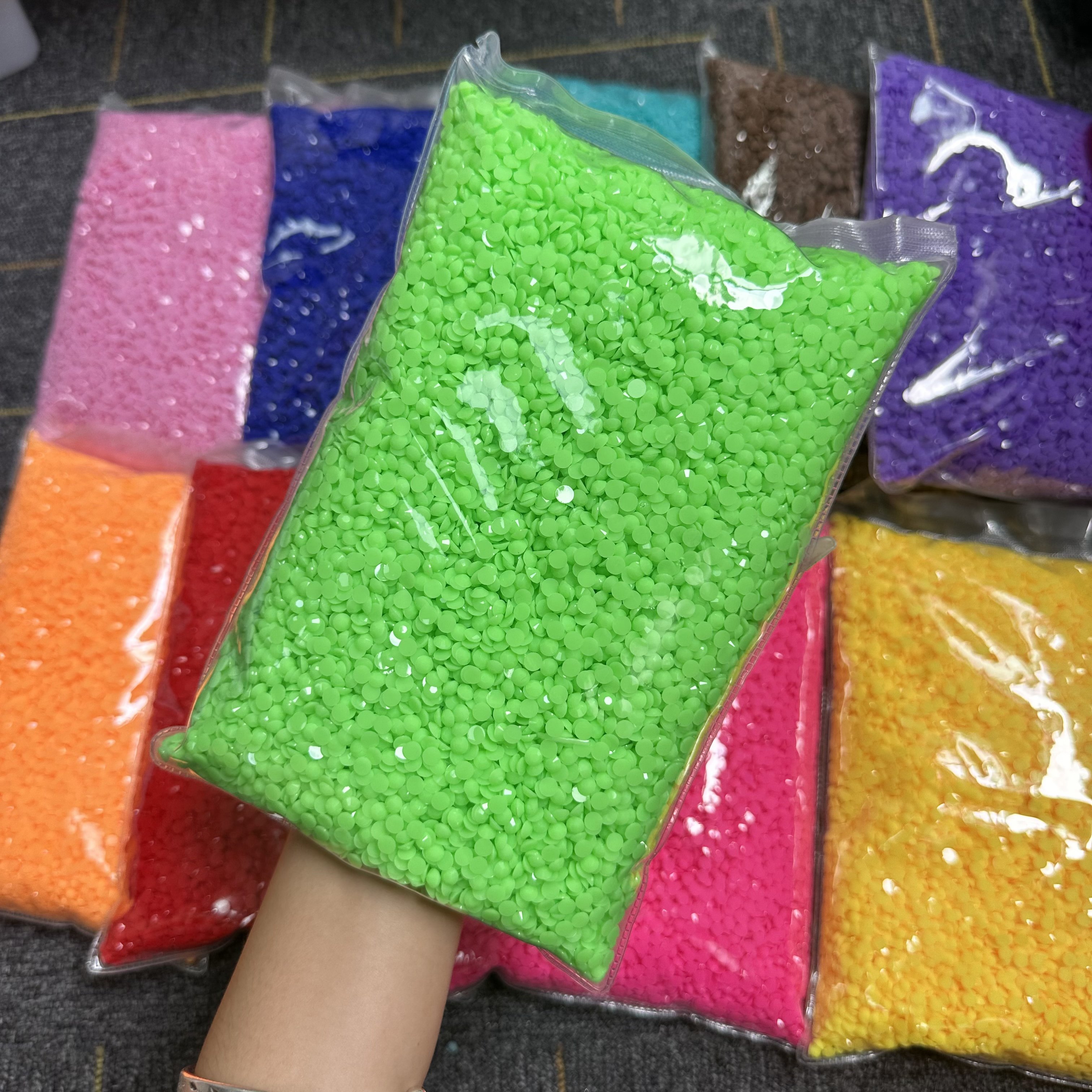 XULIN New Candy Color Flatback Bulk Sparkle Siam Color Resin Rhinestones Wholesale For Stainless Steel Tumbler DIY