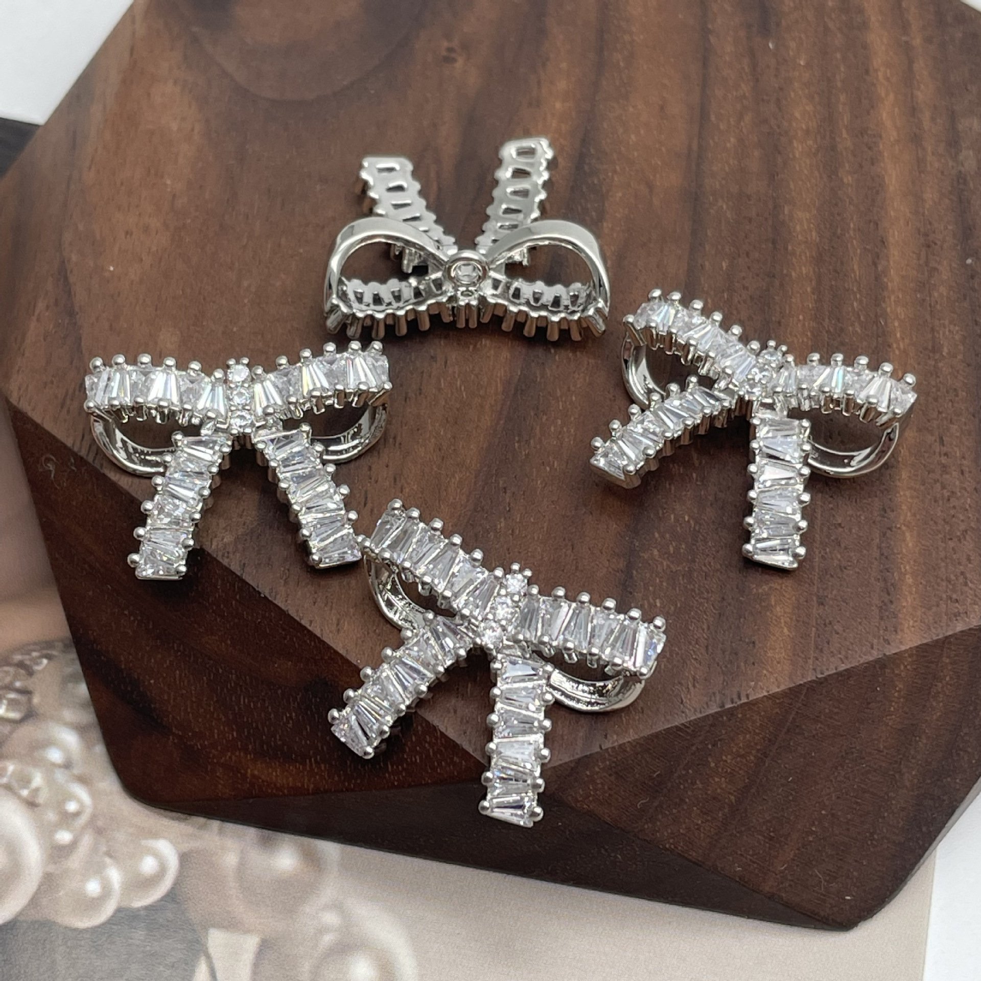 JFZB010 Wholesale High Quality Fancy Zircon Butterfly Rhinestone Button Brass Zircon Button