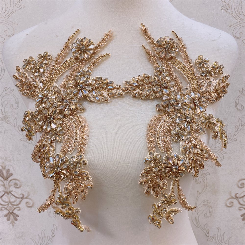 New pair of crystal rhinestone wedding collar with beaded appliques for clothes decoration