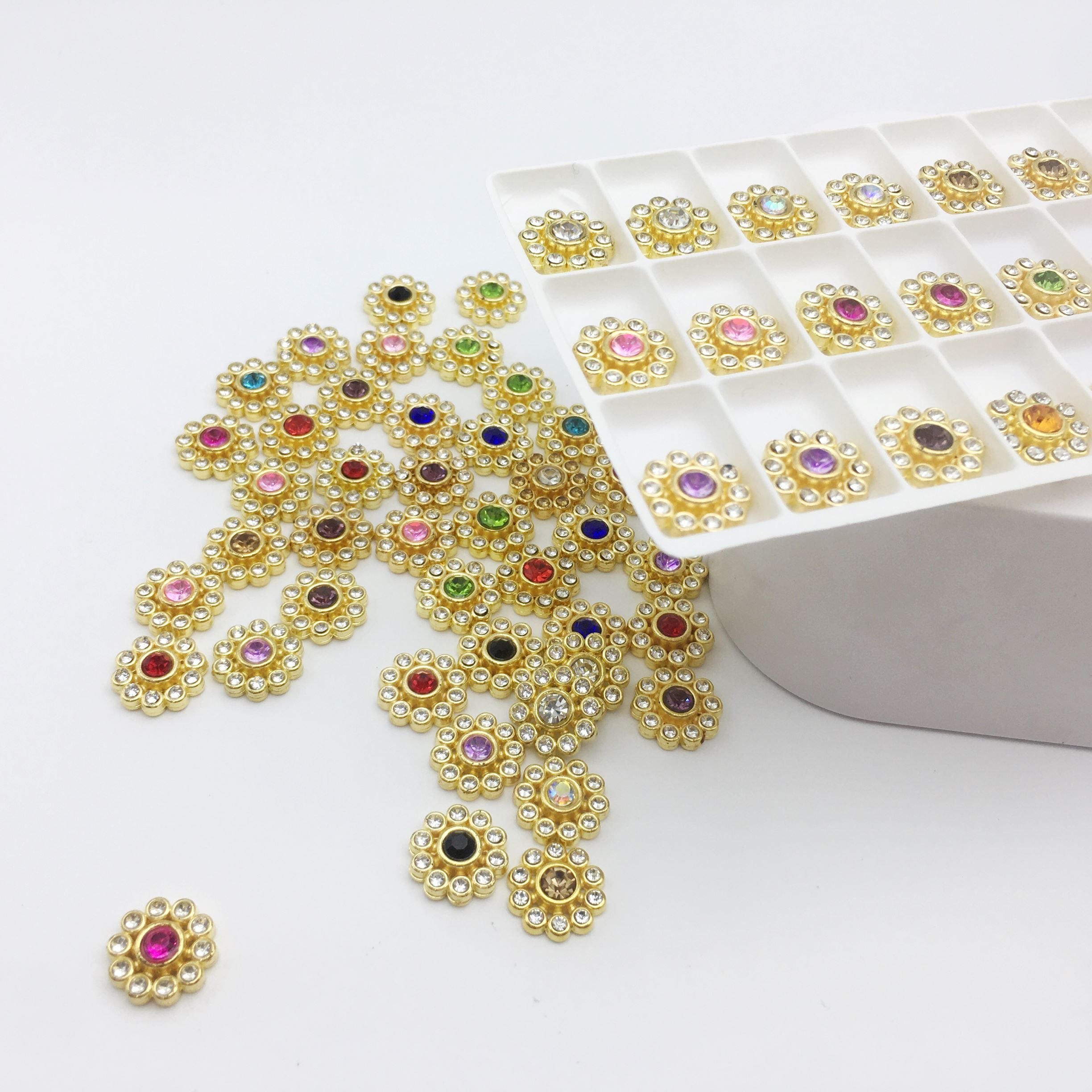 SINRONG DIY Hollowed out sunflower rhinestones+plastic 13mm Machine printing/gluing