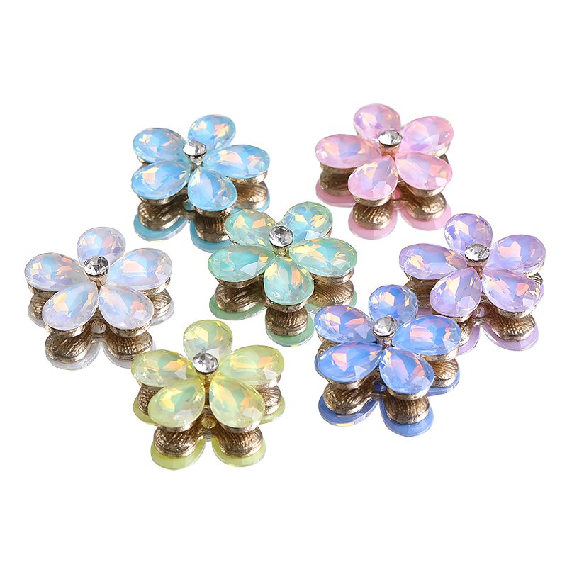 Xichuan New Design Piont Back Waterdrop Rhinestones Alloy Flower Loose Stones Glass Jewelry Art and clothing decorate