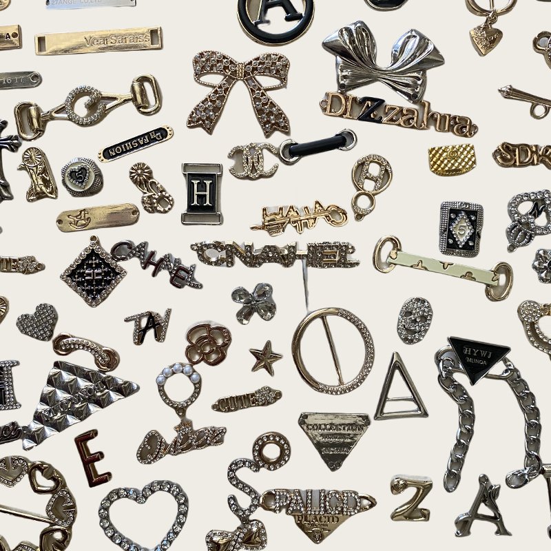 Customized Logo Pet Metal Purse Clothing Luggage Bag Letter Rhinestone Sequins Handmade ID Tags Hardware Metal Tags