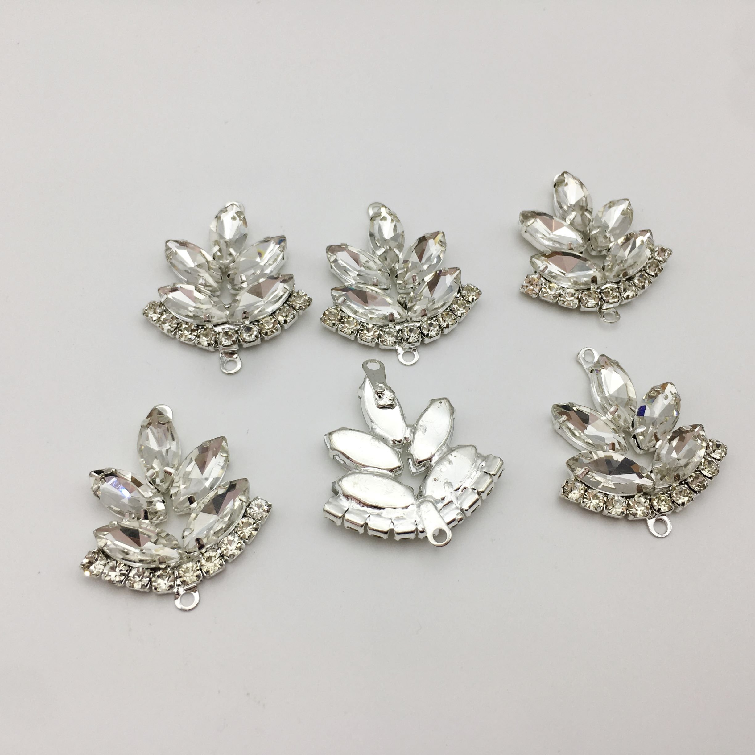 SINRONG handmade metal decoration Button crystal craft products Flat back rhinestone hair accessory Multiple styles in stock