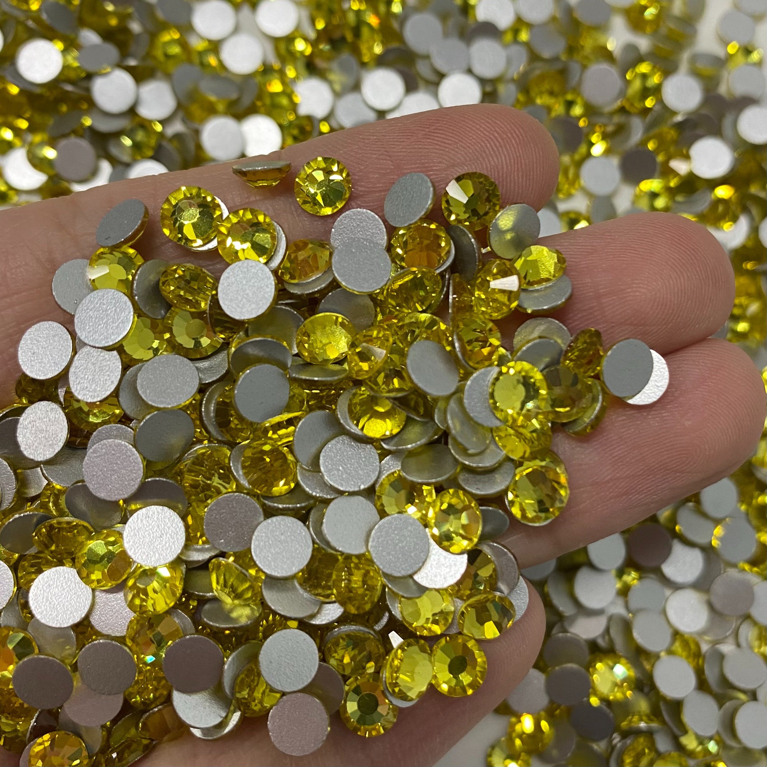 Wholesale Rhinestones Blingbling 100 Colors 12 Sizes Nail Art Crystal Rhinestone Hotfix Flat Back for Top Decoration Accessories