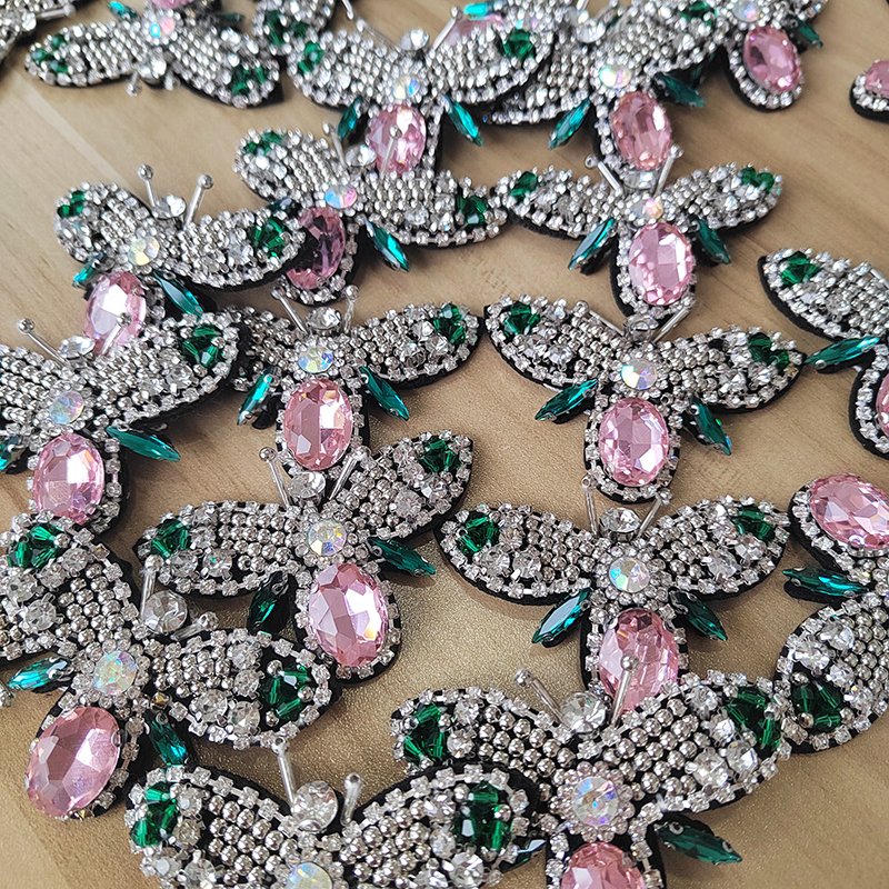 Cute cartoon Pink Diamond Bee Handmade Cloth Rhinestones Patch cartoon patches for clothing
