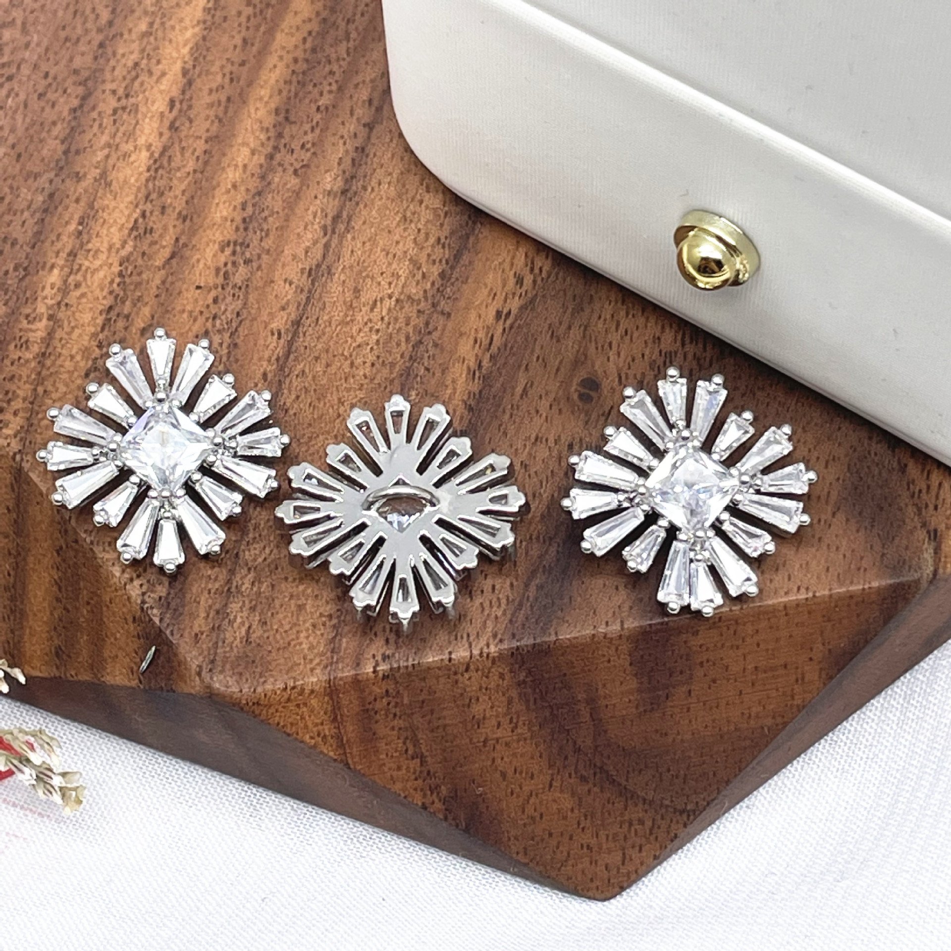 Wholesale Rhinestone Fancy Zircon Button Custom Silver Metal Shank Buttons For Garment Accessories