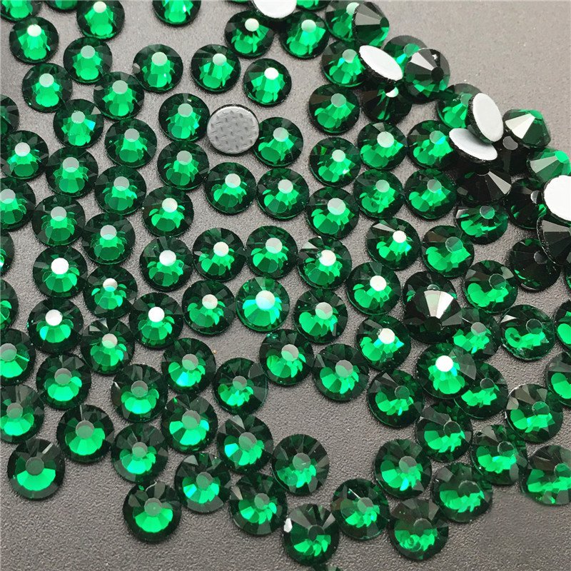 Hot Selling 1440pcs In Bulk Green Emerald Glass Strass Hotfix Rhinestone For Bikini Decoration