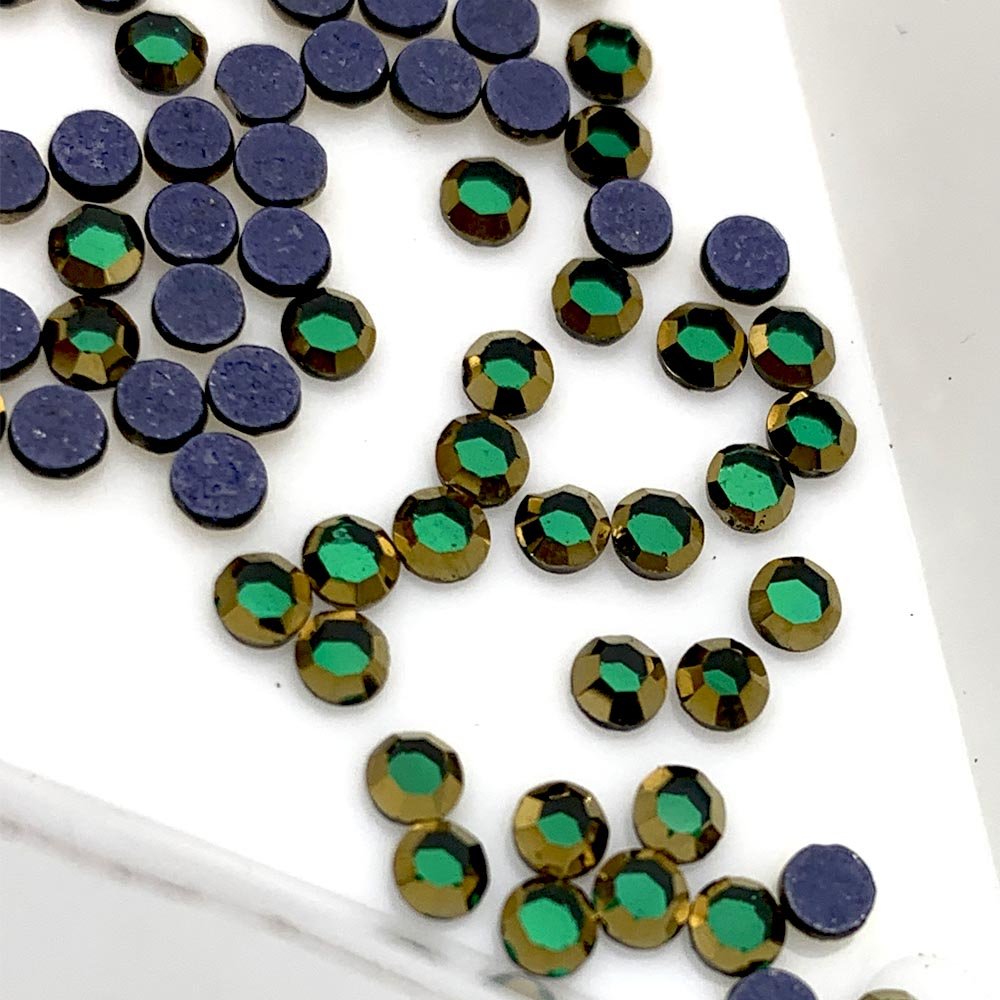 2024 new colour styles best quality 70000 pcs packing ss10 gold rim metalites hot fix rhinestone for T-shirt rhinestone motif