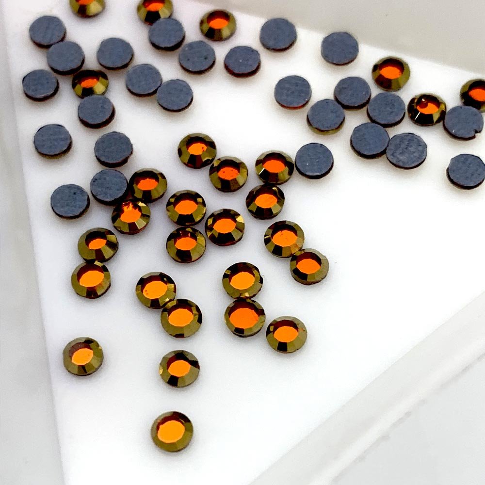 2024 new colour styles best quality 70000 pcs packing ss10 gold rim metalites hot fix rhinestone for T-shirt rhinestone motif
