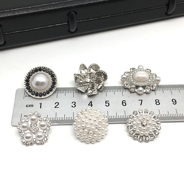 New Design Bling Metal Button for Wedding Dress flower decorative nickel-free rhinestone Jewelry metal button