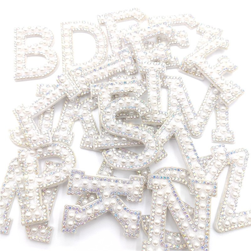 New A-Z Pearl Rhinestone English Letter Patches Iron on Stickers Applique 3D Handmade Beaded Diy Letter Design Pearl Rhinestones