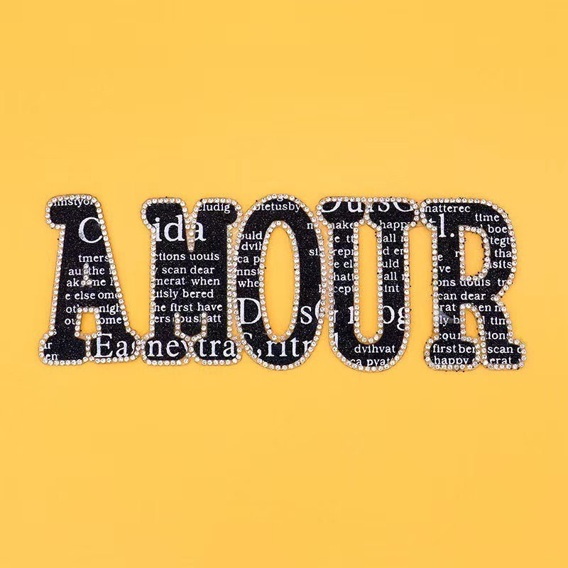 Hot selling new hot diamond pattern patch hot diamond letter water diamond heat transfer printing patch Rhinestone design