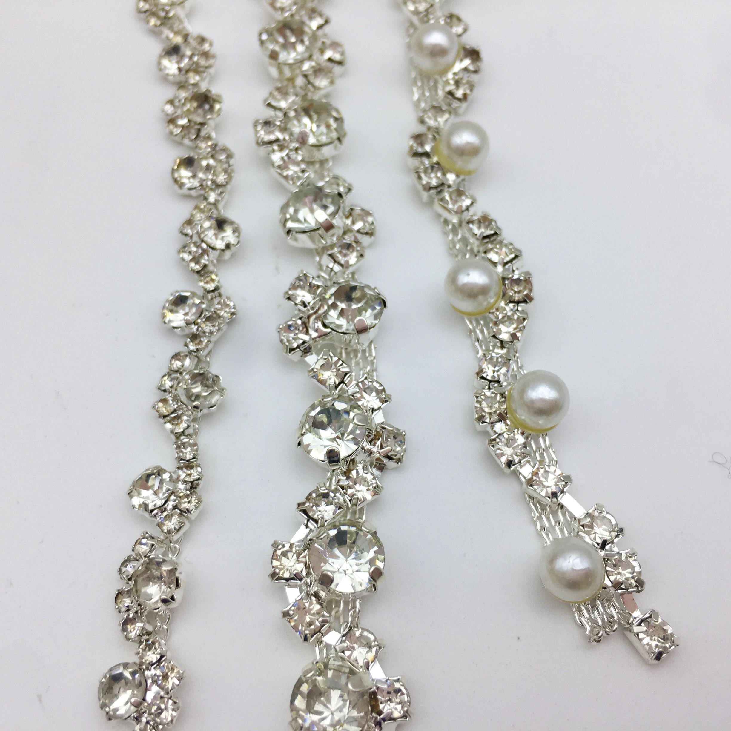 SINRONG High Quality S-Shape Crystal Rhinestone Chain Motif Rhinestones for Dresses Clothes Metal round Shape