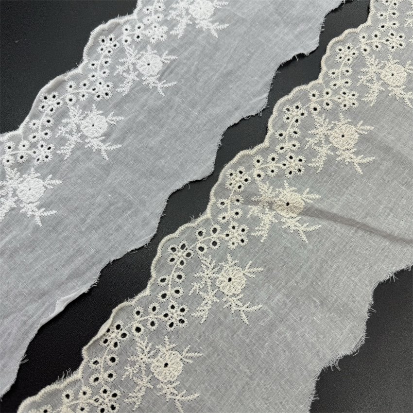 Fine woven cotton fabric carvend holes Trimming lace water soluble Embroidery border lace trim garment