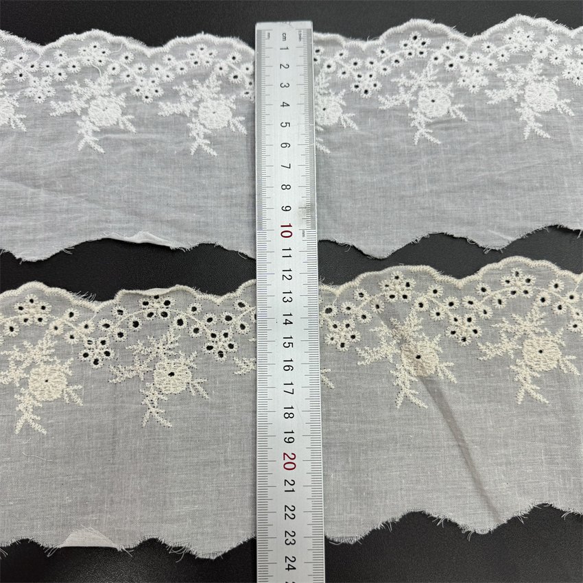 Fine woven cotton fabric carvend holes Trimming lace water soluble Embroidery border lace trim garment