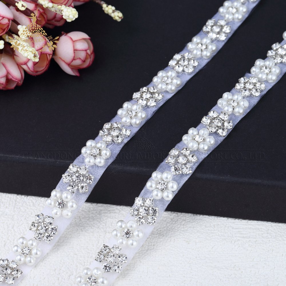 Cheap price factory sale Silver crystal rhinestone iron on trim for wedding belt