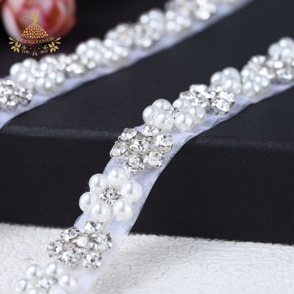 Cheap price factory sale Silver crystal rhinestone iron on trim for wedding belt