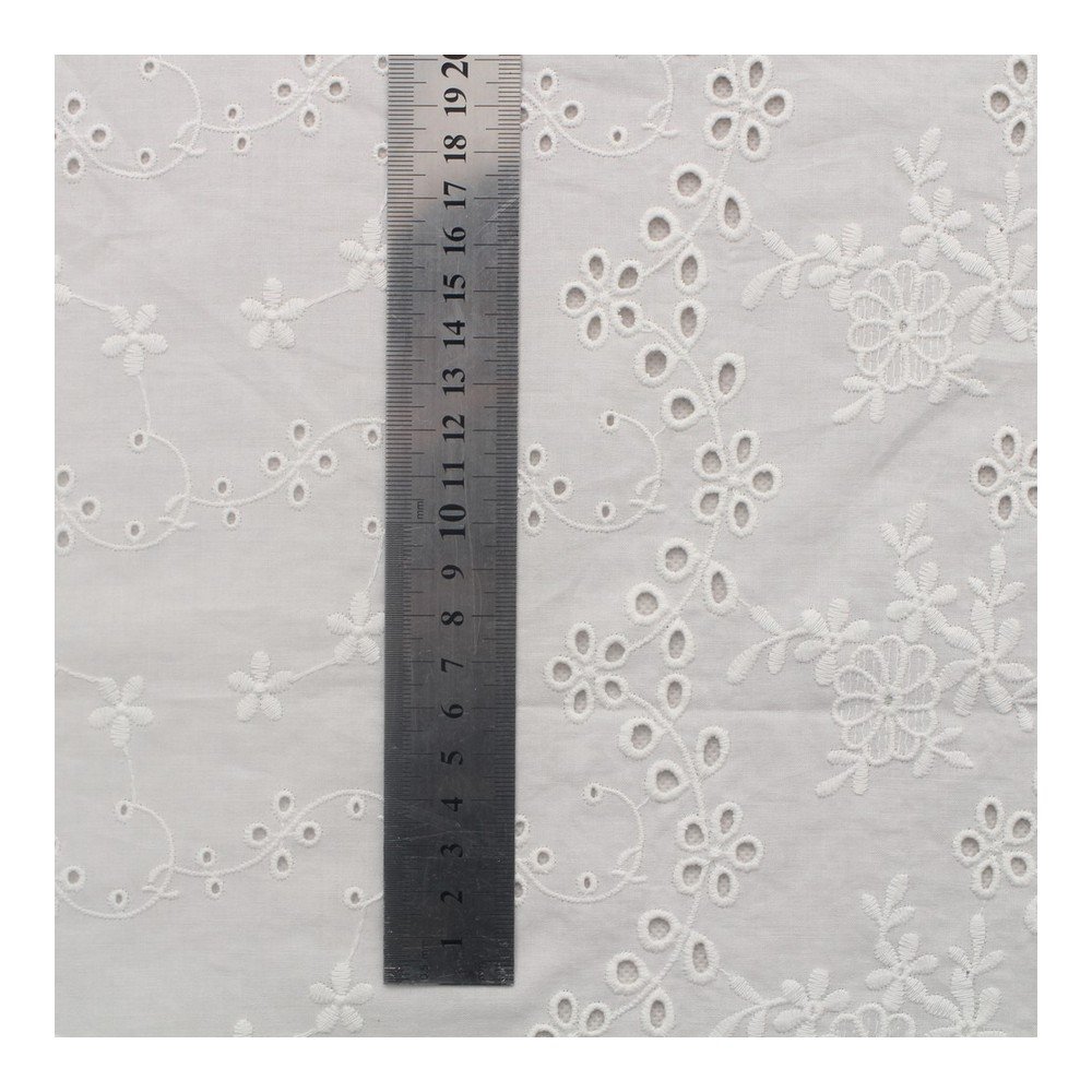 China Wholesale White 100% Cotton Woven Eyelet Embroidery Border Wedding Lace Flower Trim Fabric For Cloth On Sale