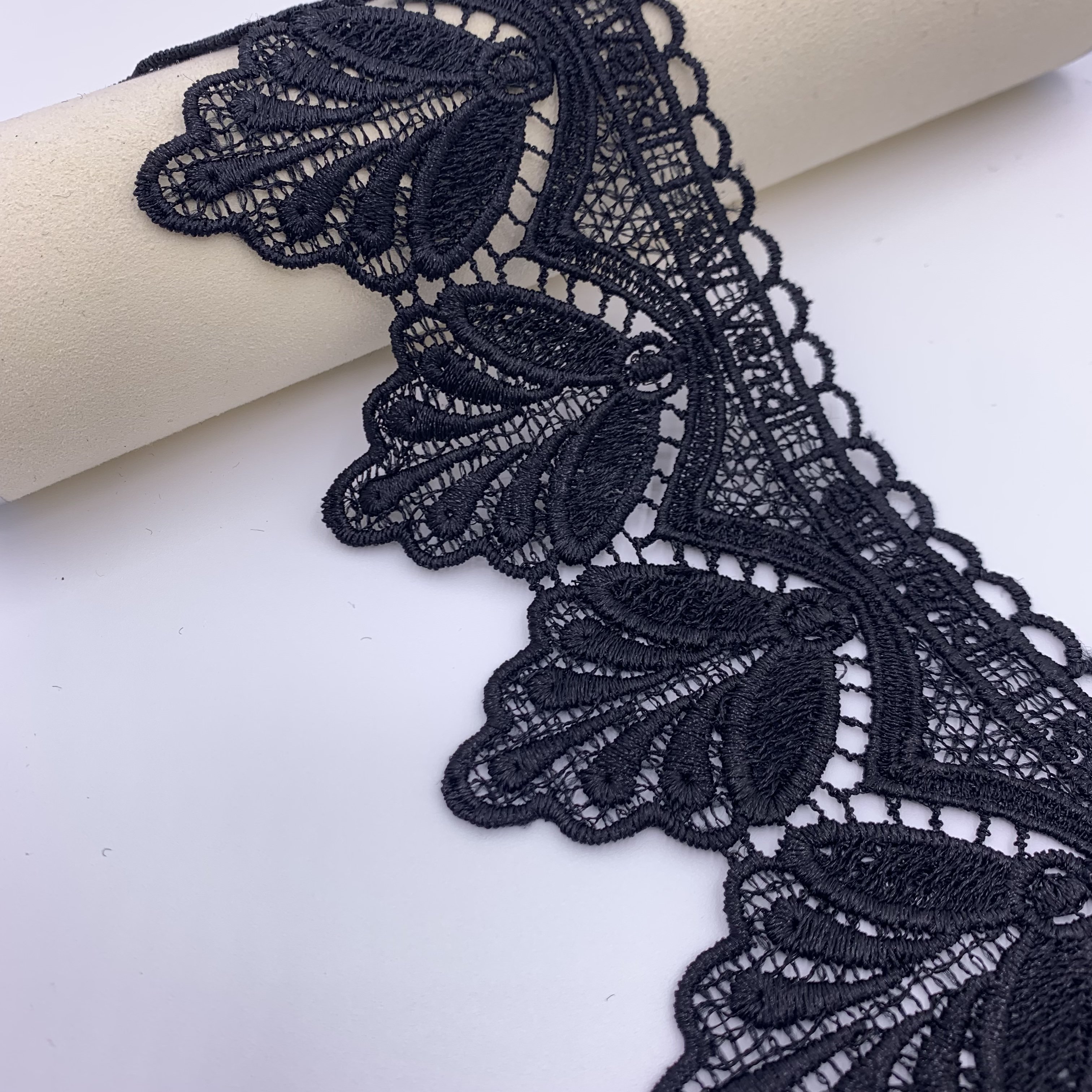Fashion New Design Fancy Trim Lace Polyester Black Renda Water Soluble Embroidery Lace Fabric Trim
