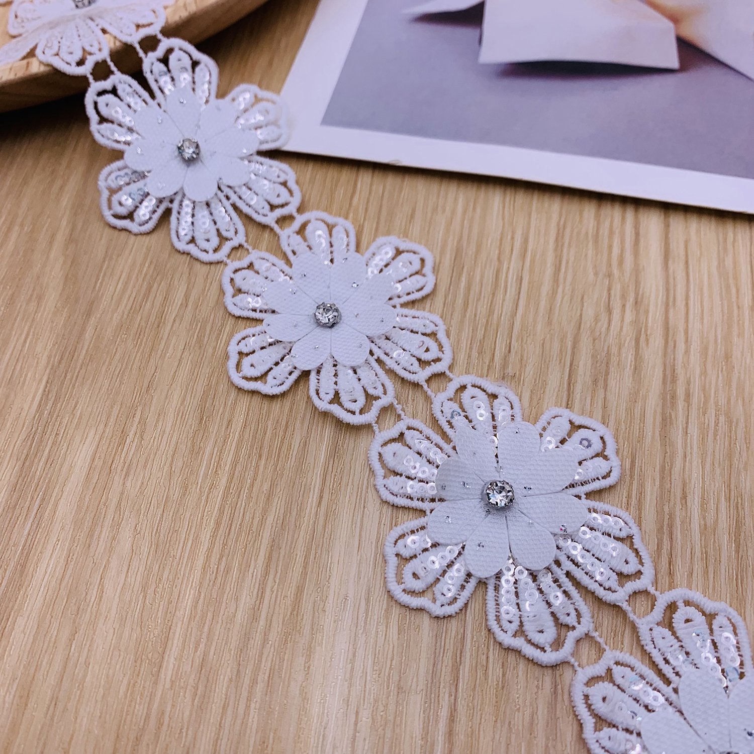 Factory Polyester White Flower Lace Milk Silk Gpo Sequence Gupure Lace Trim