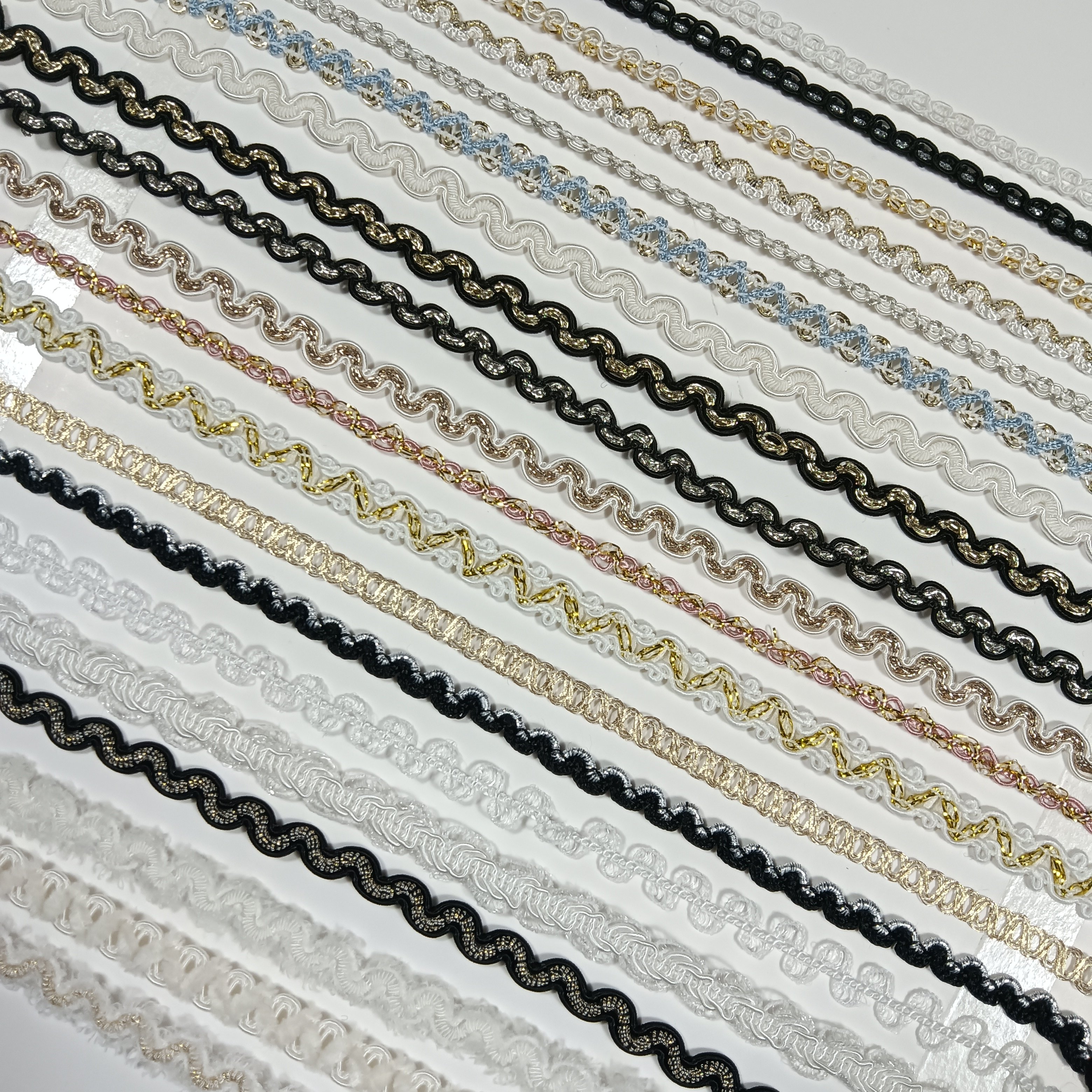 Wholesale Pure Gold Silver Zig Zag Metallic Lace Trim Glitter Wave Knitting Metallic Trim