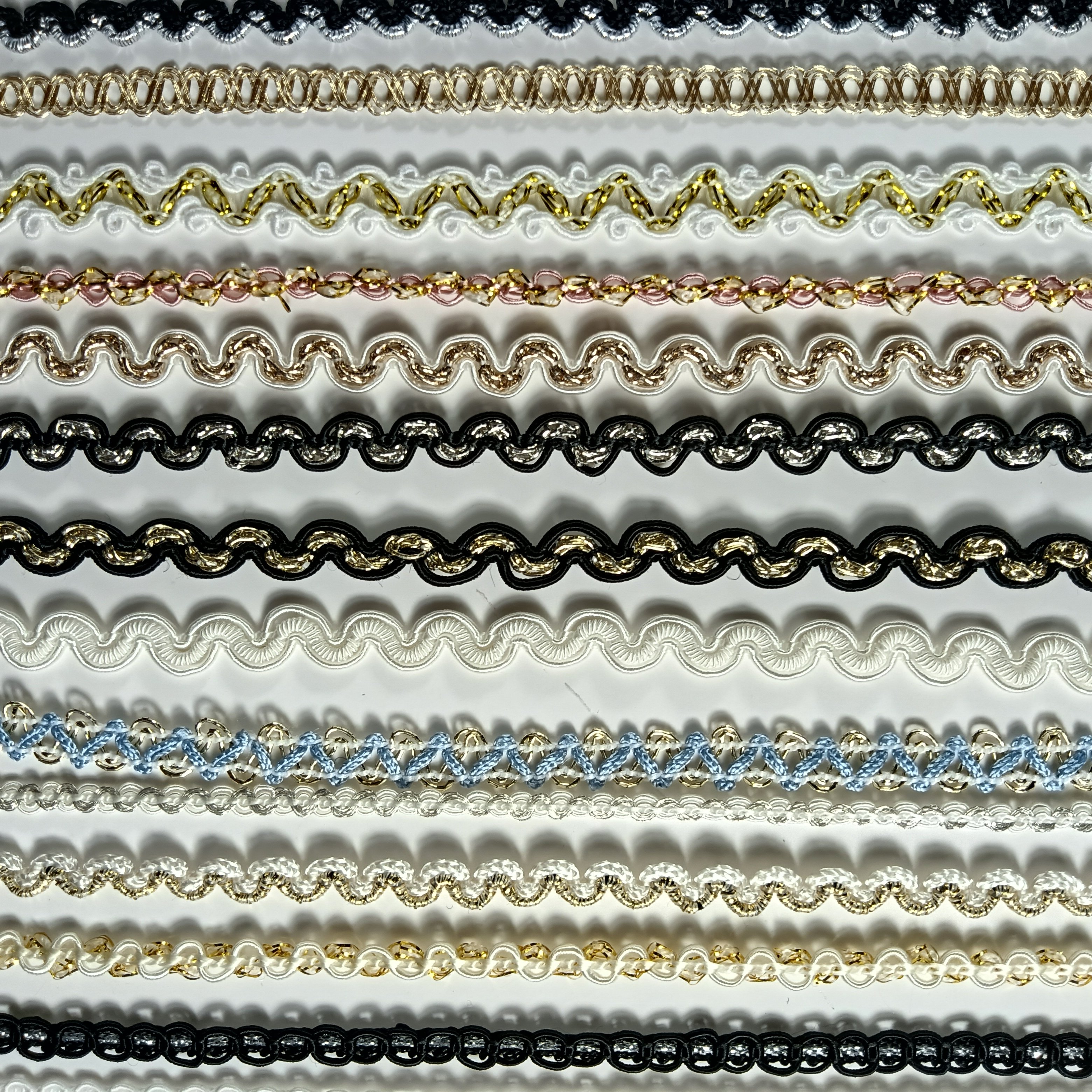 Wholesale Pure Gold Silver Zig Zag Metallic Lace Trim Glitter Wave Knitting Metallic Trim