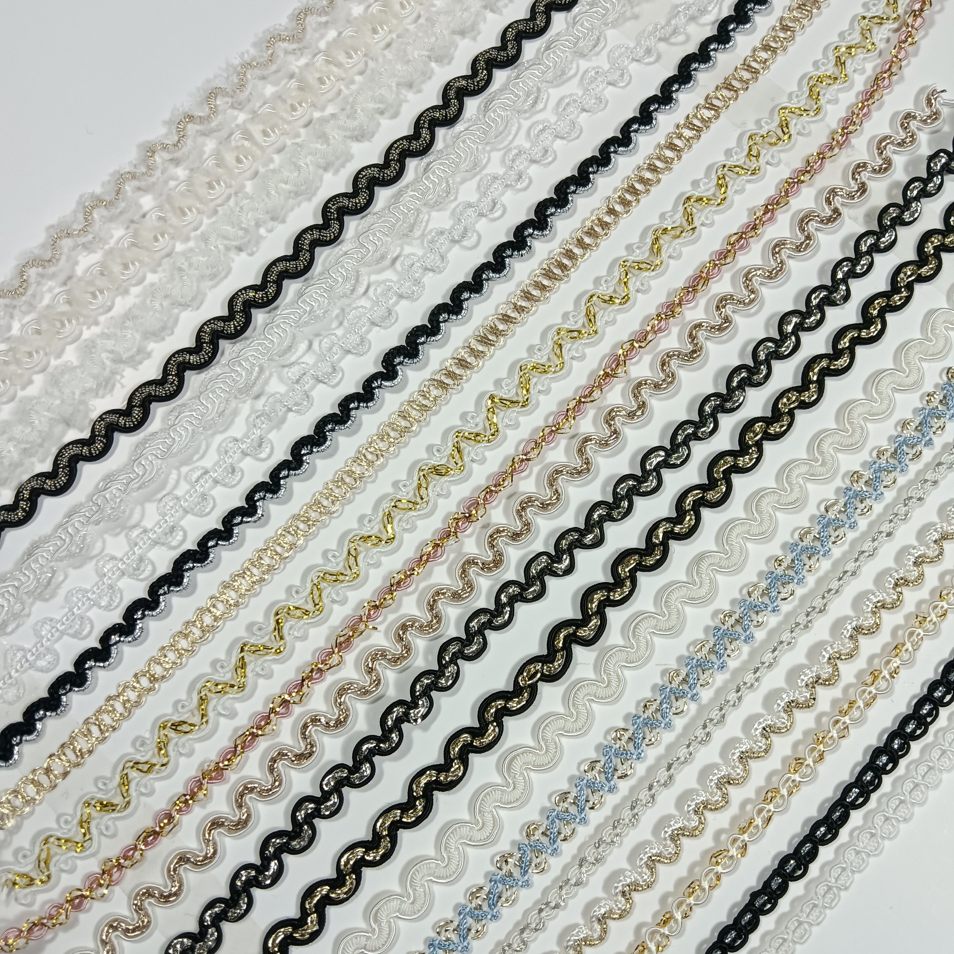 Wholesale Pure Gold Silver Zig Zag Metallic Lace Trim Glitter Wave Knitting Metallic Trim