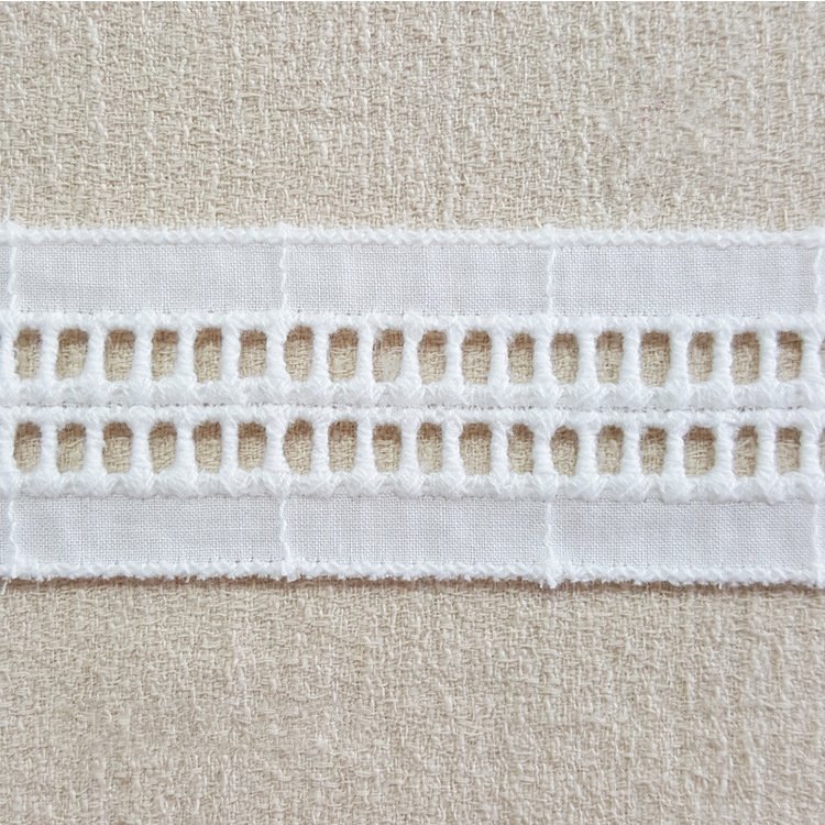 wholesale cheap high quality lace trim white Cotton Hollowed out water soluble lace fabric trim