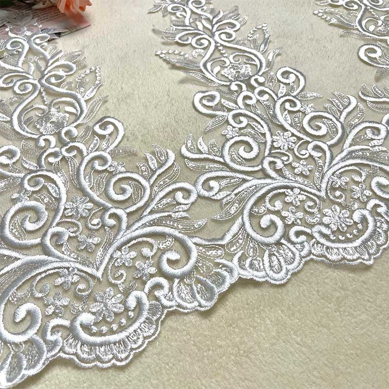 Fashion new design heavy embroidery ivory bridal border lace trim