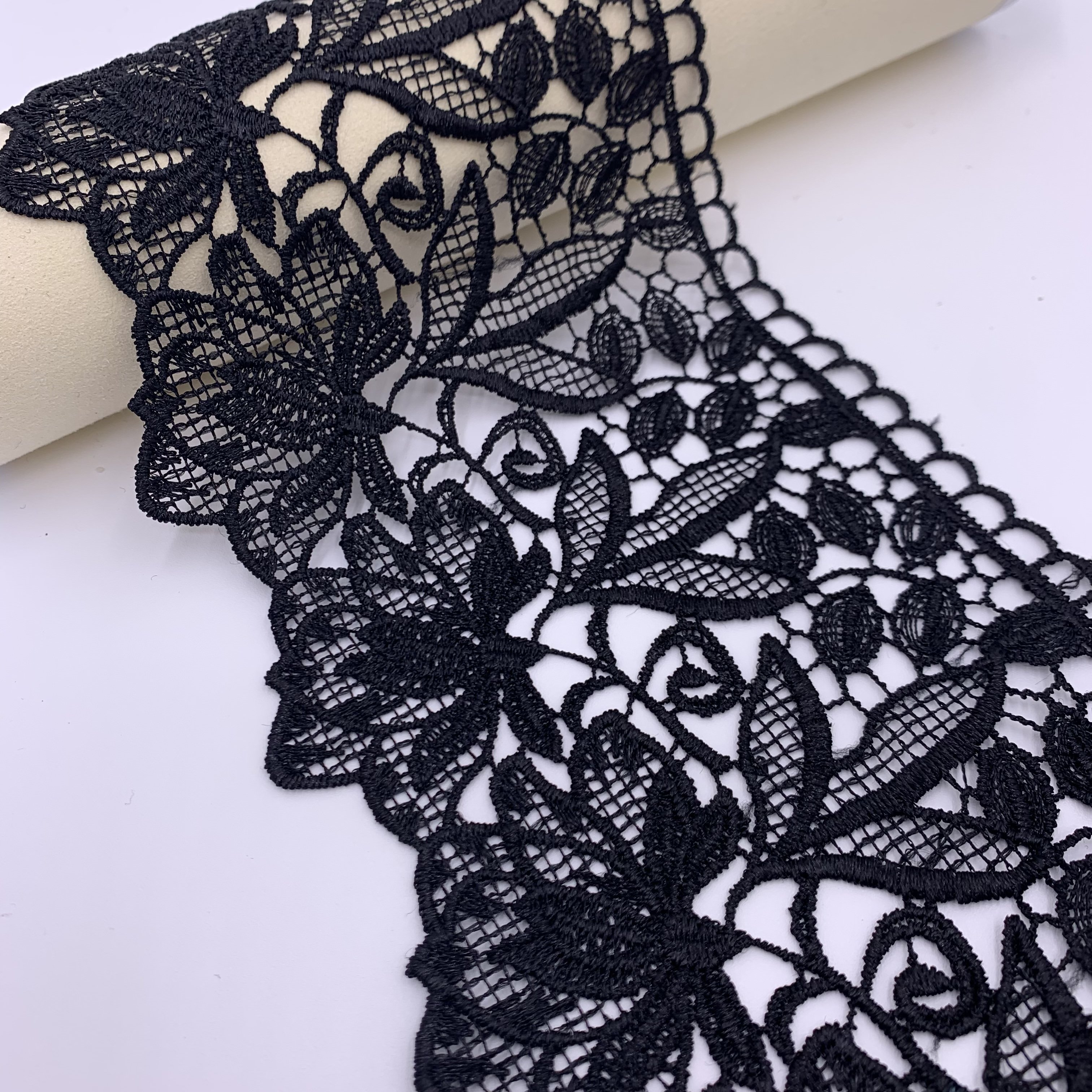 Hot Selling Wide Renda Lace Fabric Black 100% Polyester Lace Trimming Embroidery For Dress
