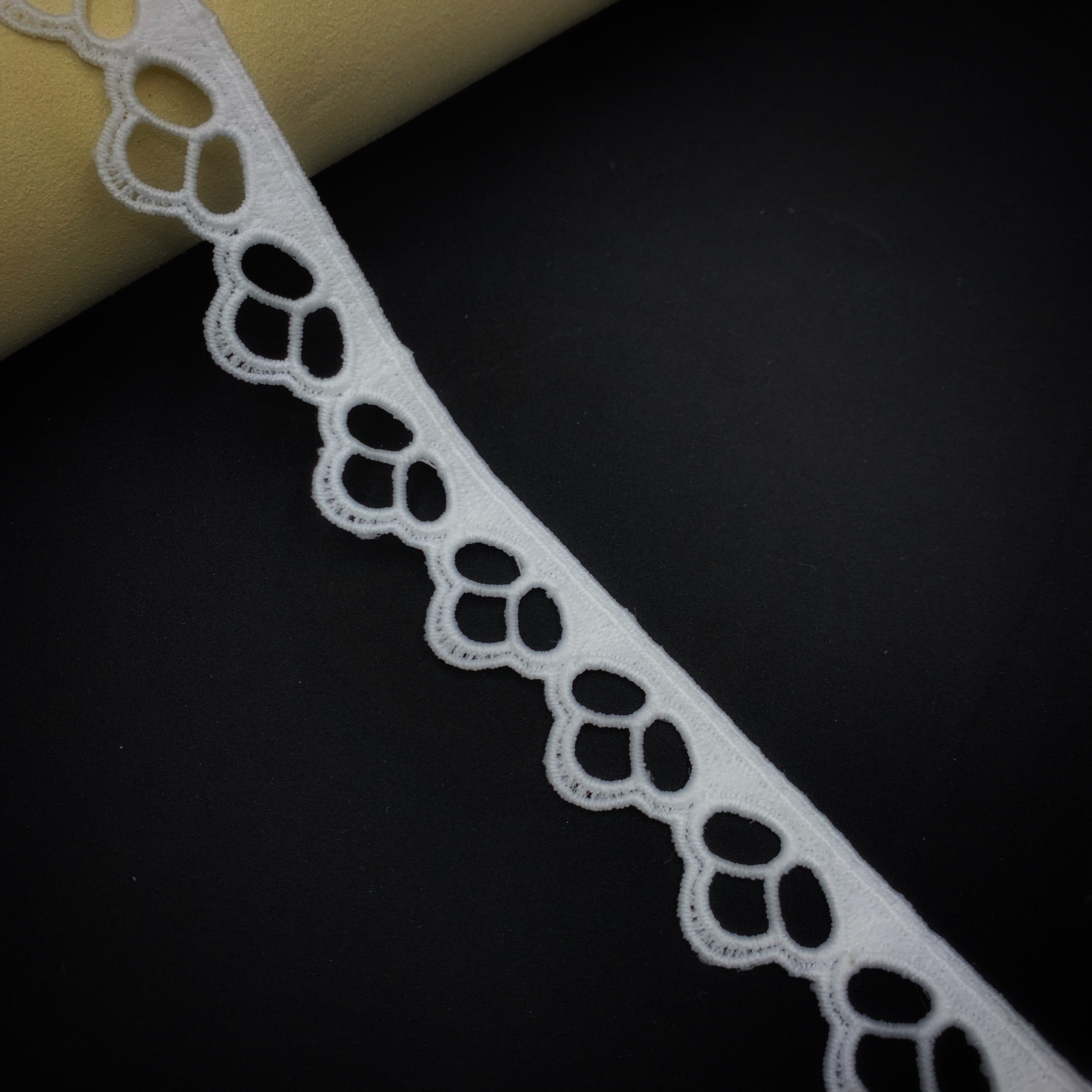 Wholesale Cheap Price Polyester Lace White High Quality Embroidery Fancy Milk Silk Lace Trim