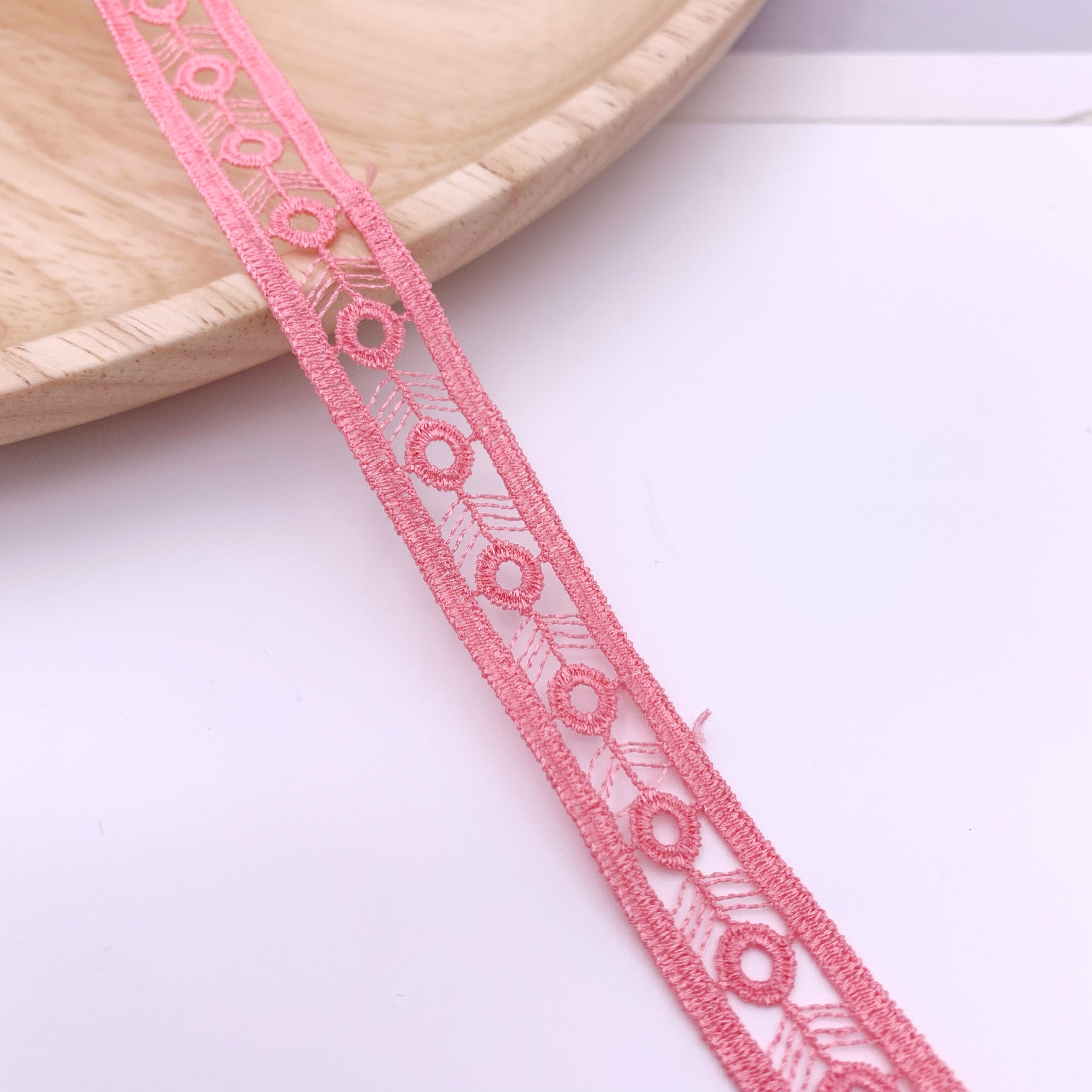 Wholesale Price Chemical Lace New Colors Polyester Guipure Gpo Lace Trim
