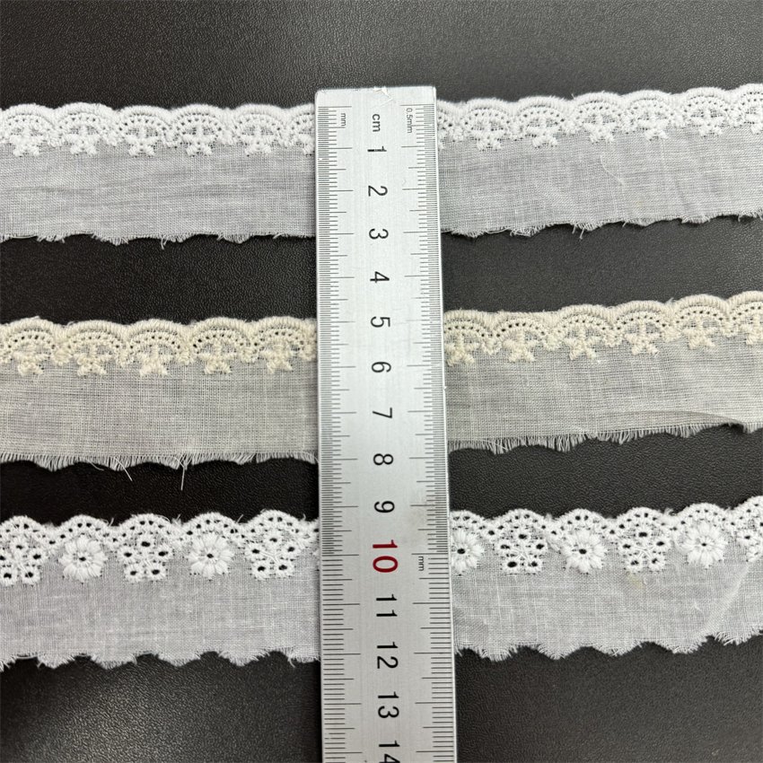 Fine woven cotton fabric carvend holes Trimming lace water soluble Embroidery border lace trim garment