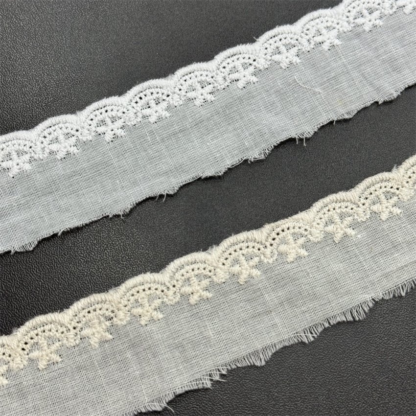 Fine woven cotton fabric carvend holes Trimming lace water soluble Embroidery border lace trim garment