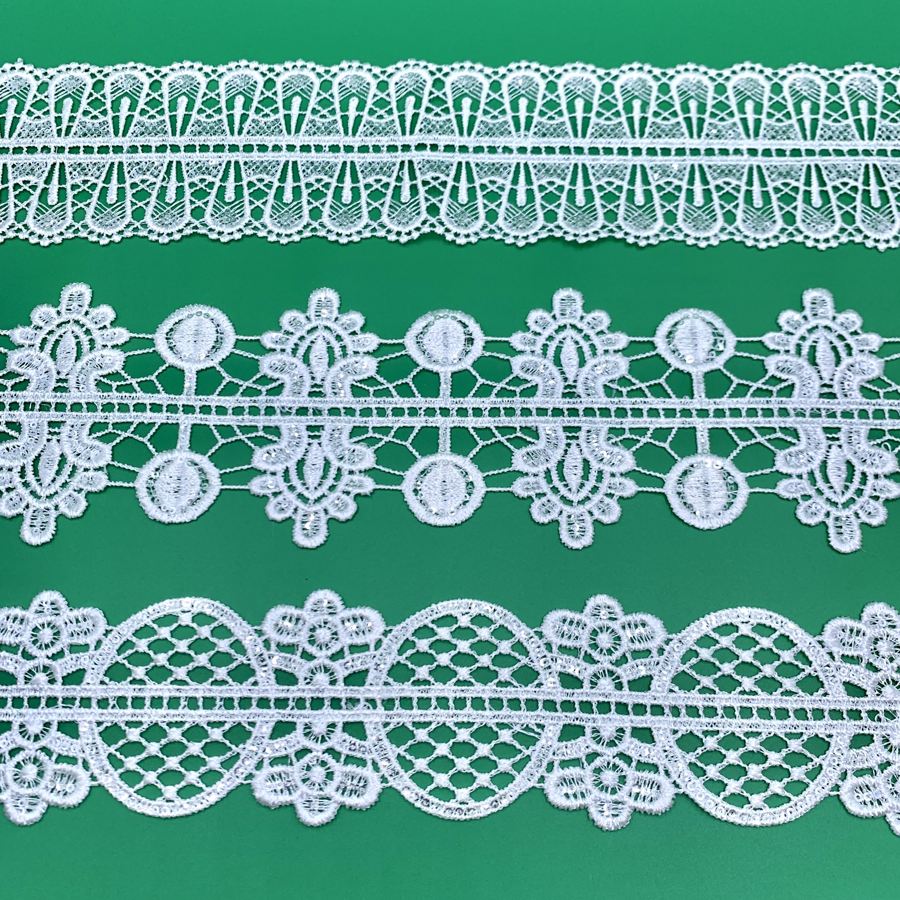 Fashion White Dyeable Sequin Lace Polyester Shiny Border Guipure Gpo Lace Trim
