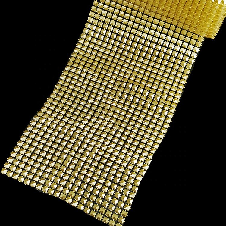 wholesale 20 row gold wide mesh pyramid plastic rhinestone chain trim for wrapping around vases