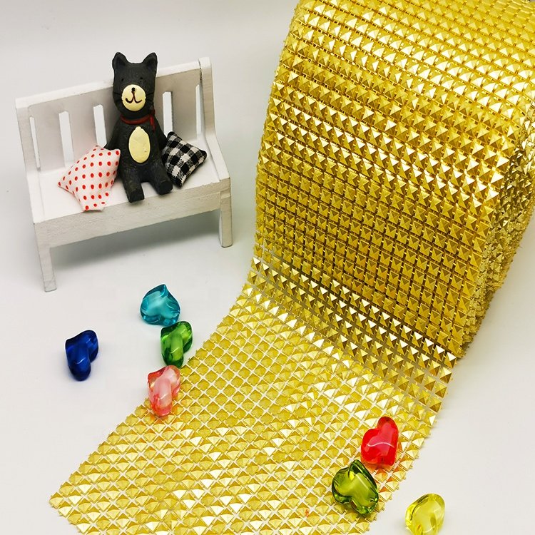 wholesale 20 row gold wide mesh pyramid plastic rhinestone chain trim for wrapping around vases